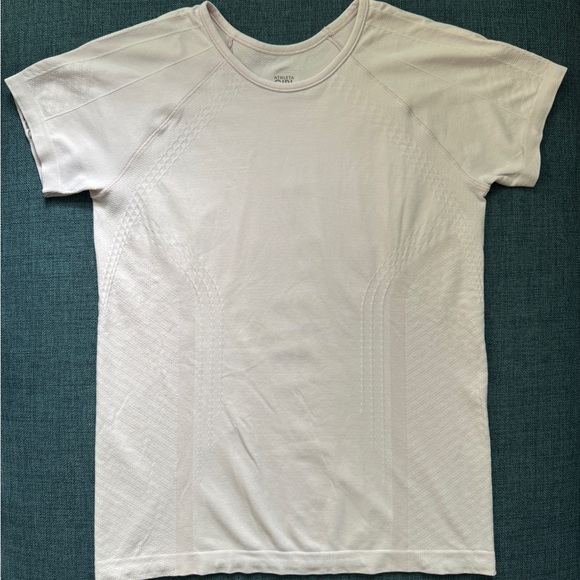 Athleta Other - Athleta Girl Power Up Seamless Tee in Delicate Pink